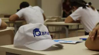 Сельским школьникам подарили гаджеты для дистанционного обучения