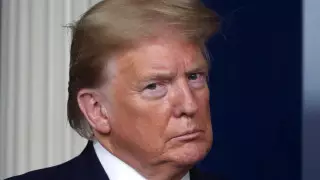 Трамп приостановит выдачу Green Card из-за коронавируса