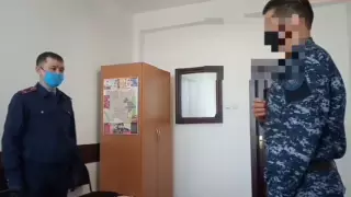 "Оставь на сигареты". Сотрудника СОБРа и его командира наказали в Павлодаре
