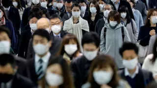 Назван самый вероятный способ заражения коронавирусом