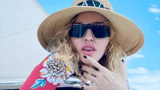 Переболевшая коронавирусом Мадонна нарушила самоизоляцию