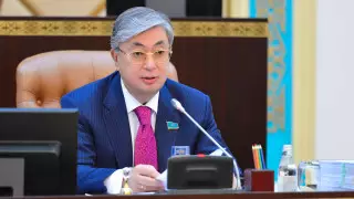 "Ақша таратып берумен ахуал түзелмейді". Тоқаев карантин мерзімі туралы мәлімдеме жасады