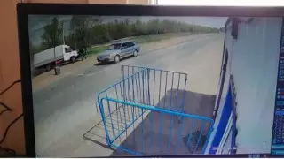 Водитель "ГАЗели" пытался прорваться через блокпост в ЗКО, пострадал полицейский