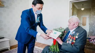 Аким столицы Алтай Кульгинов поздравил ветеранов