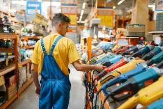 Вице-премьер объяснил, кому можно работать с 11 мая