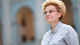 Елена Малышева показала правильный способ ношения перчаток в период пандемии