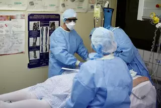 Вспышку коронавируса в Атырауской области объяснили в оперштабе