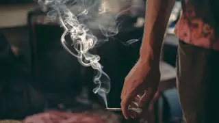 Казахстанцам до 21 года запретят покупать сигареты