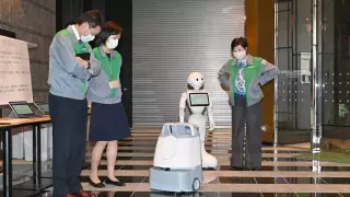 Необычный способ защитить врачей от коронавируса нашли в Токио