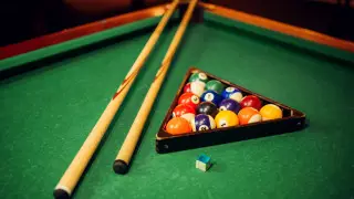 Бильярдный стол в обмен на тендер попросил полицейский в Атырау