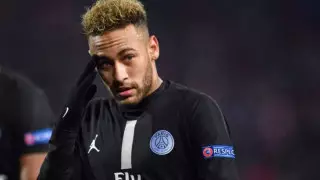 Неймар со своей русской девушкой попал на обложку GQ