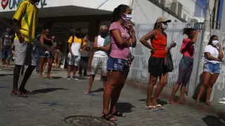 Почти 20 тысяч случаев заражения коронавирусом за сутки выявили в Бразилии