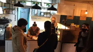 Посетители кальянной сбежали от полицейских в Костанае