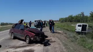 Пациентка скорой помощи и водитель погибли в аварии на трассе в ЗКО