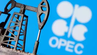 ОПЕК+ рассмотрит продление сокращения добычи нефти