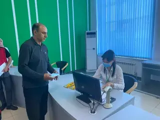 Первый номер на авто из Армении выдали в Алматы