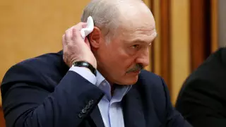 "Ожидать революции не следует". Лукашенко отправил в отставку правительство