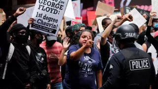 "Қазақтарға митингіге шықпаңдар деп жалынамын". АҚШ-тағы қазақстандық студент тәртіпсіздік туралы