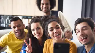 Apple запатентовала технологию групповых селфи