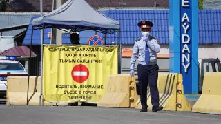 "Премии получили те, кто сидел в кабинетах" - о выплатах за дежурство на блокпостах в Алматинской области