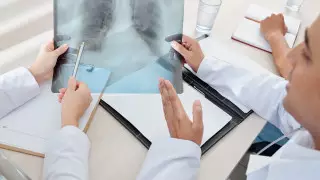 В Нур-Султане растет число больных пневмонией