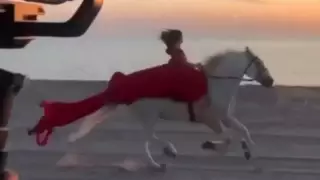 Катающая детей лошадь в Актау поскользнулась - версия хозяев