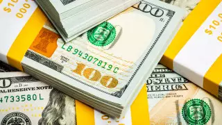 Озвучен официальный курс доллара на 17 июня