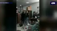 Продавец и покупатель разгромили магазин на глазах посетителей в Кокшетау