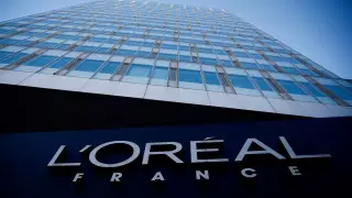 L'Oreal уберет из описания своей косметики слово "осветляющий"