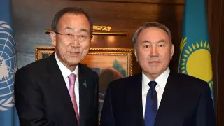 Пан Ги Мун позвонил Назарбаеву