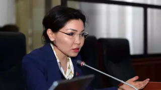 Депутат из Кыргызстана отдала свою зарплату на помощь медикам