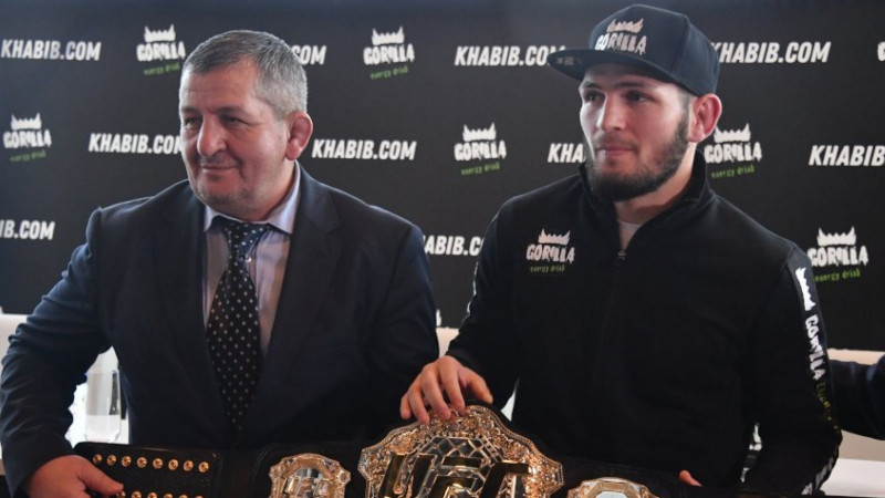 Абдулманап и Хабиб Нурмагомедовы. Фото: Global Press