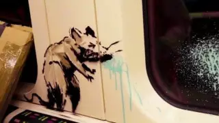 "Коронавирусное" граффити Бэнкси стерли в лондонском метро