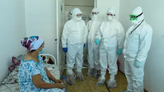 Гульшара Абдыкаликова проведала пациентов районной больницы