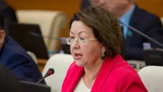 "Растерянные и испуганные" - Депутат Ирина Смирнова рассказала об очередях в аптеки