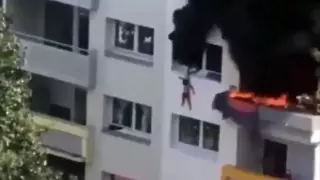 Двое детей чудом выжили, выпрыгнув из горящей квартиры во Франции