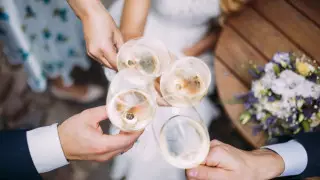 Казахстанцы продолжают проводить тои - Минздрав