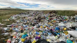 Огромную свалку сняли на фото в Боровом