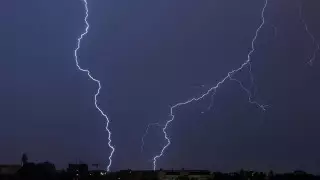 Штормовое предупреждение объявили в Нур-Султане и 7 регионах