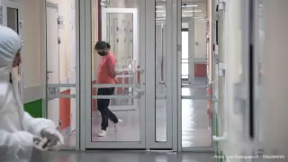 Школьница умерла во сне от коронавируса в США