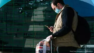 Нужно ли надевать маску в машине и во дворе дома