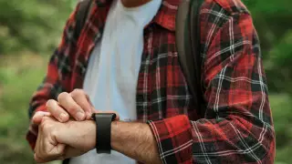 GPS-трекеры обязали носить туристов в Сингапуре