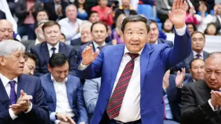 "Орны толмас қайғы". Жақсылық Үшкемпіров туралы жылы лебіздер