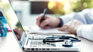 Сенатор требует наказать виновных в миллионных приписках в Damumed