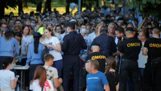 В центр Минска стянули военную технику, прошли задержания