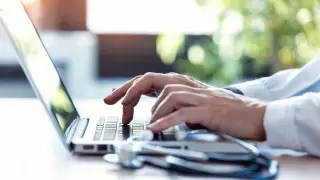 Почему в Казахстане не объединяют данные по коронавирусу и пневмонии