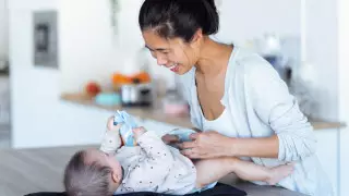 Сколько детей родилось в Казахстане за полгода