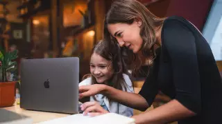 Выбираете ребенку компьютер? Попробуйте MacBook Air - его возможности вас поразят