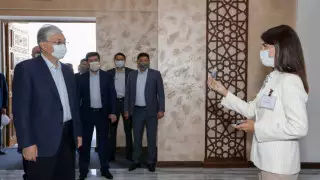 Президенту показали отреставрированный мавзолей Яссауи