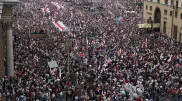 Сотни тысяч людей вышли на улицы против Лукашенко - СМИ